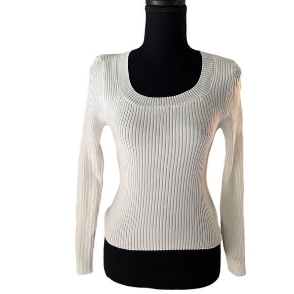 a jesdani Sweaters - White ribbed sweater in size large. 3/20$
